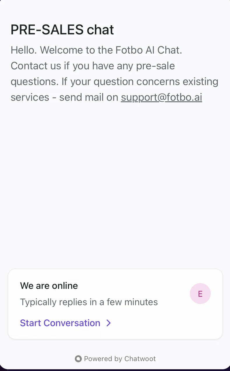 Окно чата поддержки: заголовок PRE-SALES chat, пояснение, что с вопросами по уже подключённым услугам следует писать на support@fotbo.ai, статус «We are online» с примерным временем ответа и кнопка Start Conversation.